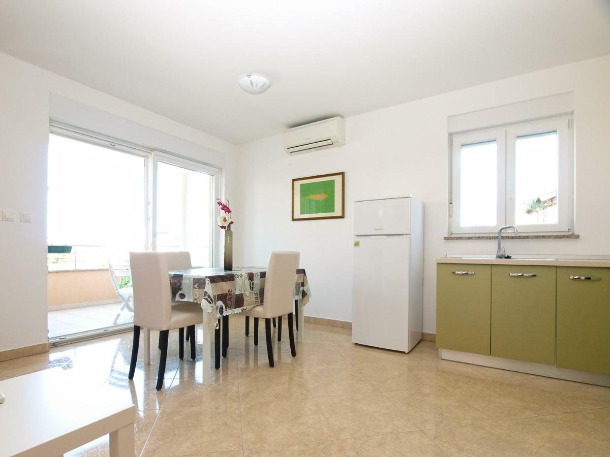 Apartments Majda 1932 Fazana Bagian luar foto